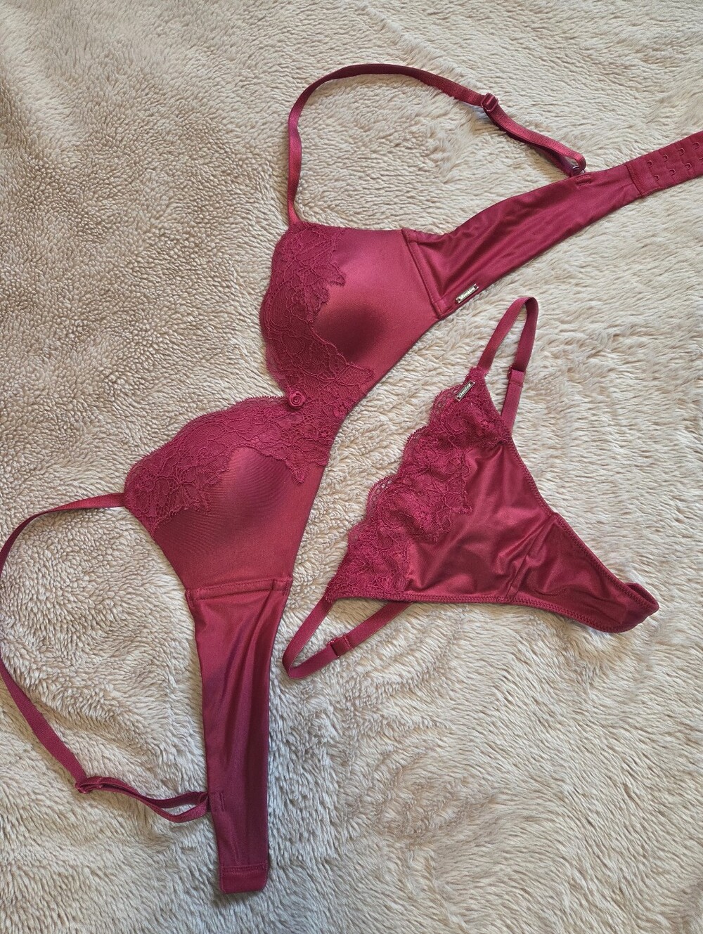 La Vie en Rose Hot Pink Lace Detail Bra and Thong Set 32A Small